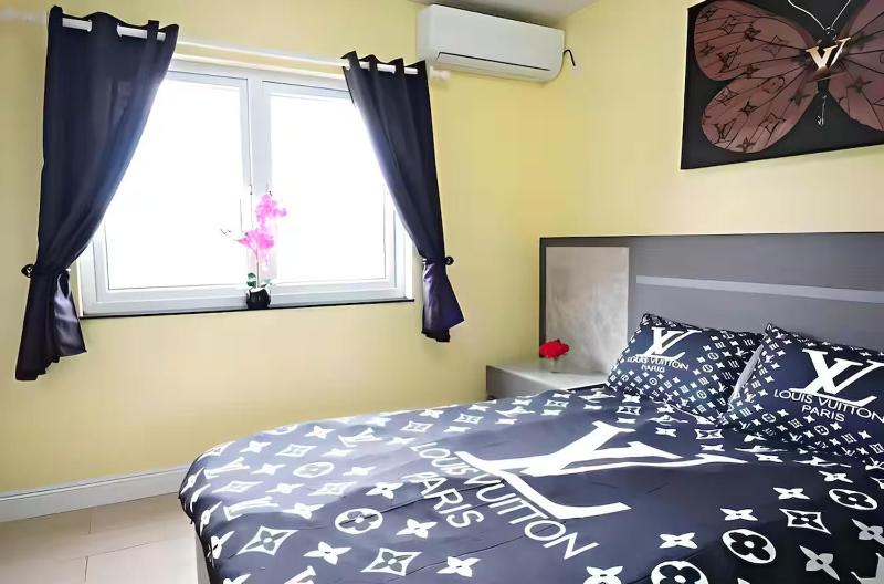 Lovely Apartment with 24h security - walking distance to beach downtown shops and restaurants - image 7