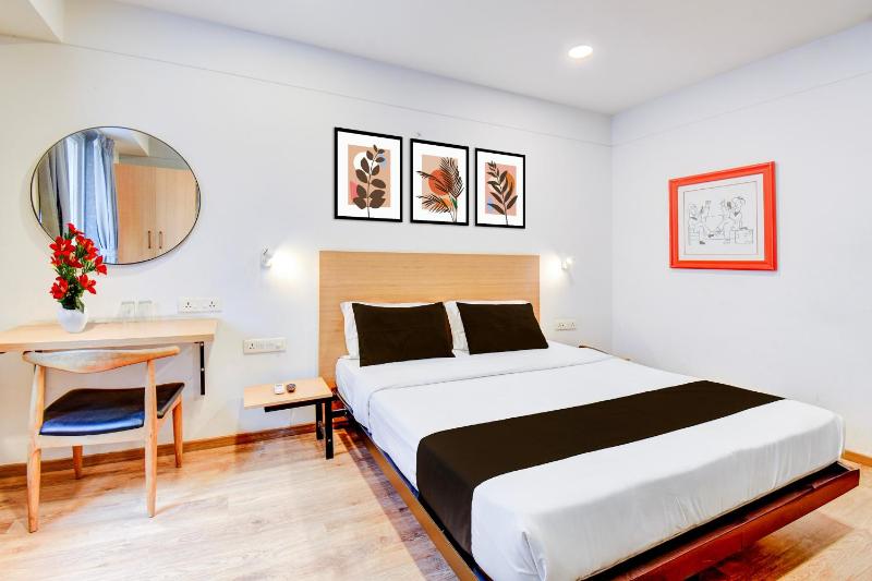 Super Townhouse Balewadi High Street - image 9