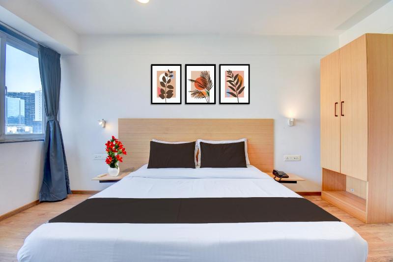Super Townhouse Balewadi High Street - image 5