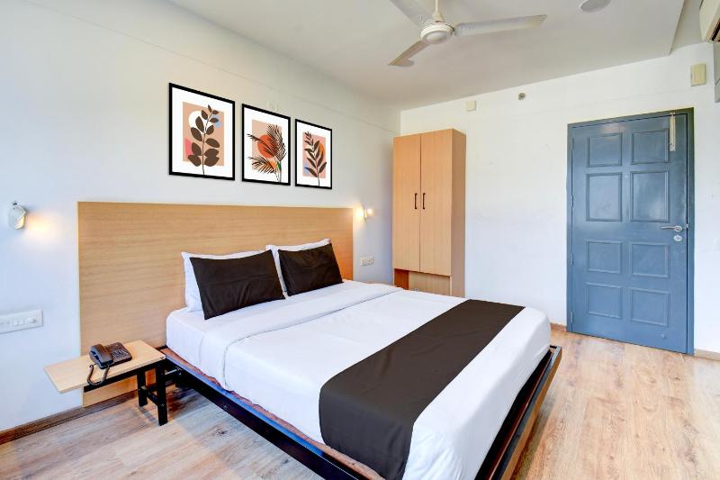Super Townhouse Balewadi High Street - image 6