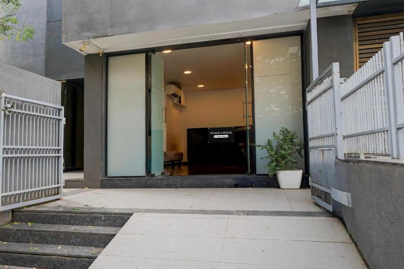 Super Townhouse Balewadi High Street - image 7