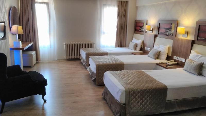Triple Room image 2