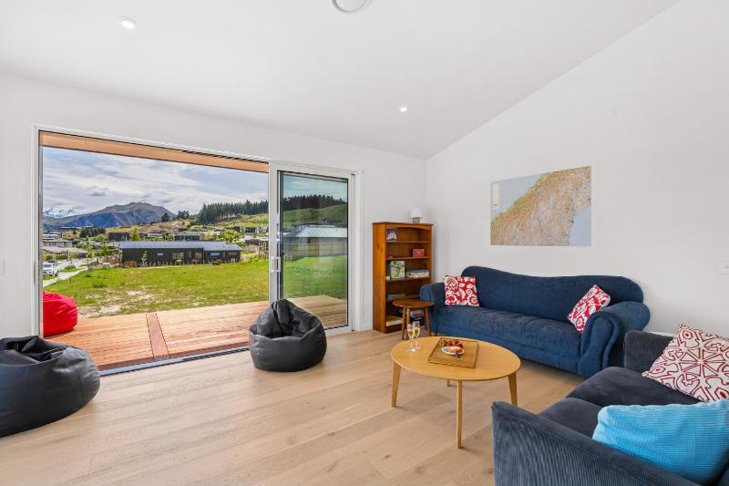 Skiwi - Wanaka Holiday Home - image 12