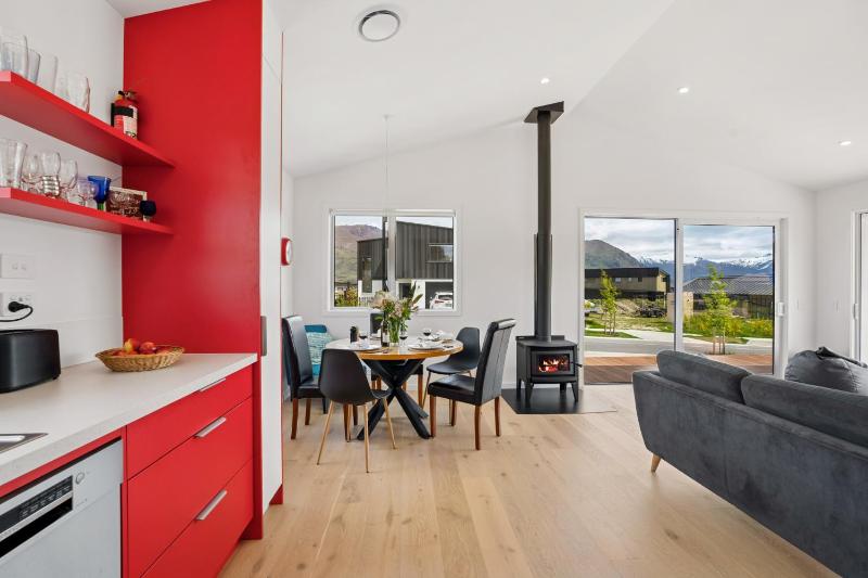 Skiwi - Wanaka Holiday Home - image 7