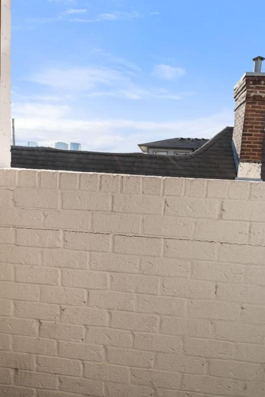 Stylish Nashville Stay Skyline Views - image 16