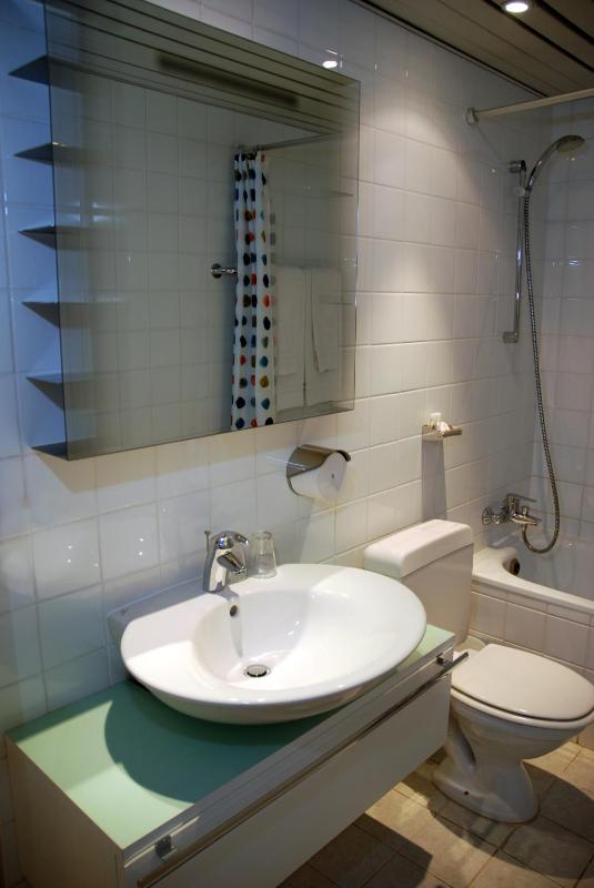 Double or Twin Room image 2