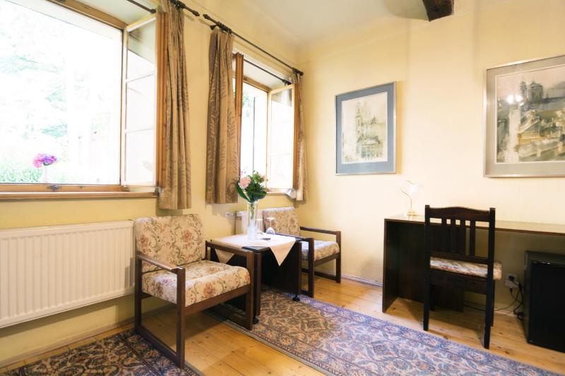 Comfort Double or Twin Room with garden view image 3