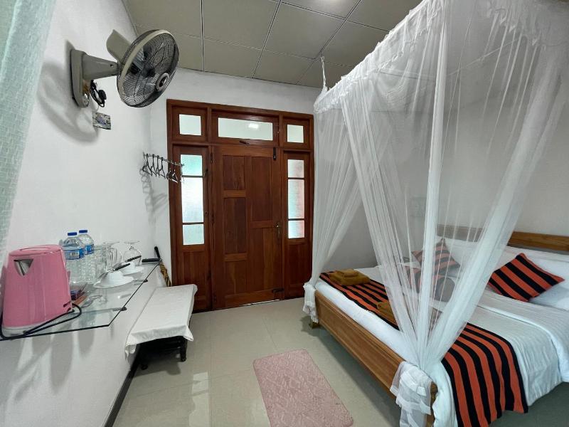 Ritz inn Ella - image 15