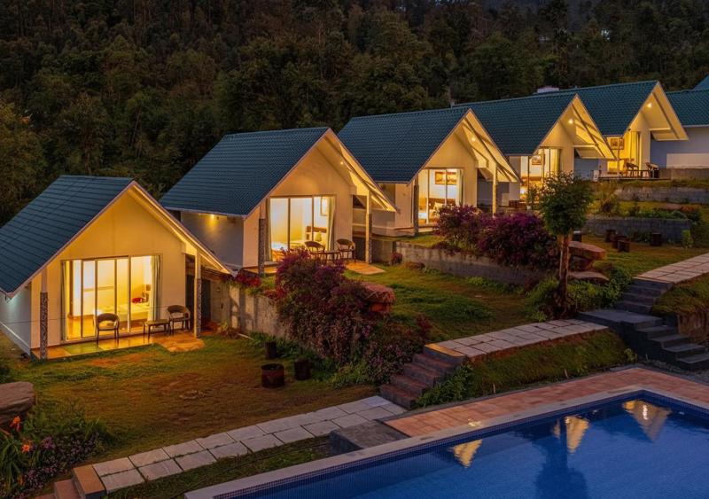 Gardenia Pool Resort Kanthalloor by VOYE HOMES Mountain View Stay Near Bhramaram view Point - image 38