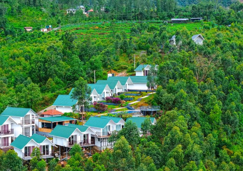Gardenia Pool Resort Kanthalloor by VOYE HOMES Mountain View Stay Near Bhramaram view Point - image 8