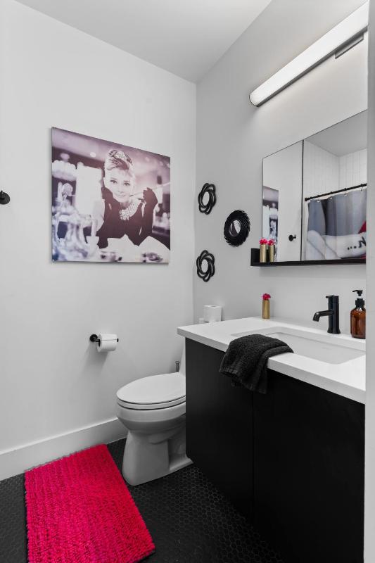 Group Friendly 2 Nashville Homes Sleeps 15 - image 14