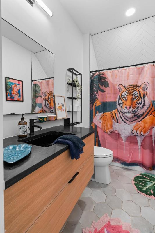 Group Friendly 2 Nashville Homes Sleeps 15 - image 3