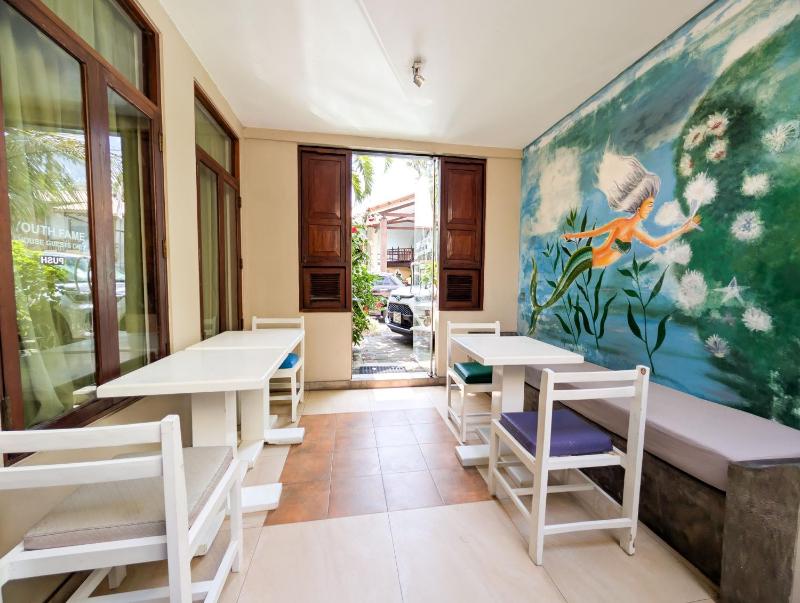 The Youth Hostel - It's a Youth Fame - image 3