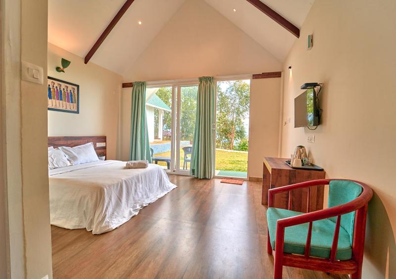 Gardenia Pool Resort Kanthalloor by VOYE HOMES Mountain View Stay Near Bhramaram view Point - image 26