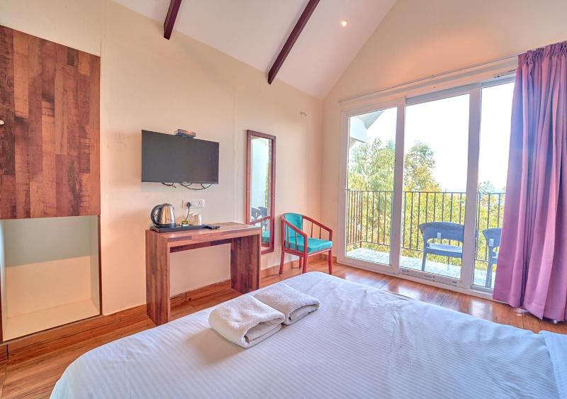 Gardenia Pool Resort Kanthalloor by VOYE HOMES Mountain View Stay Near Bhramaram view Point - image 12