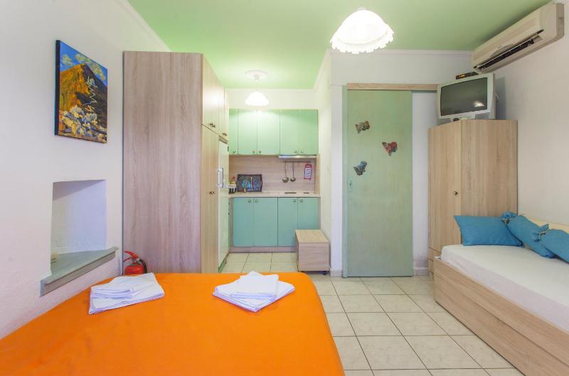 Studio with Sea View image 4
