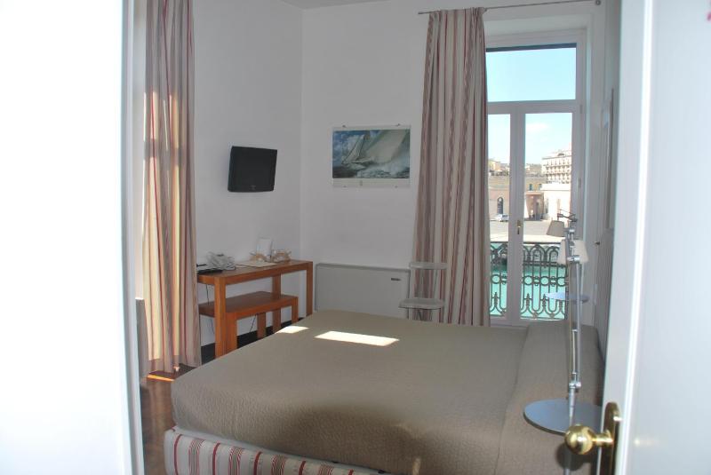 Double or Twin Room image 2