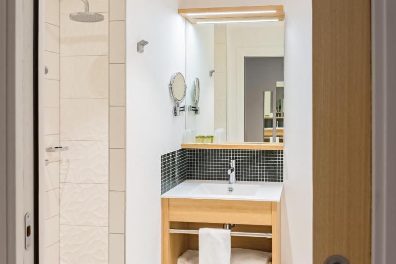 Superior Double Room image 3