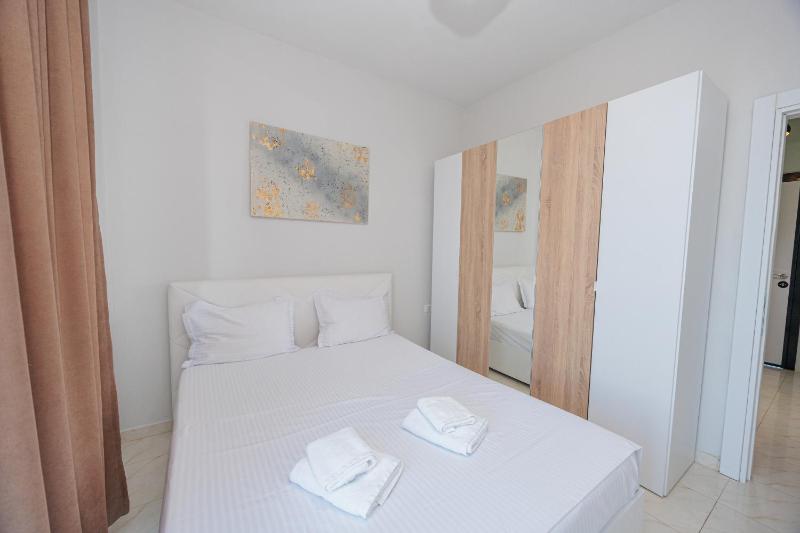 Luxury Apartment with Parking - image 13
