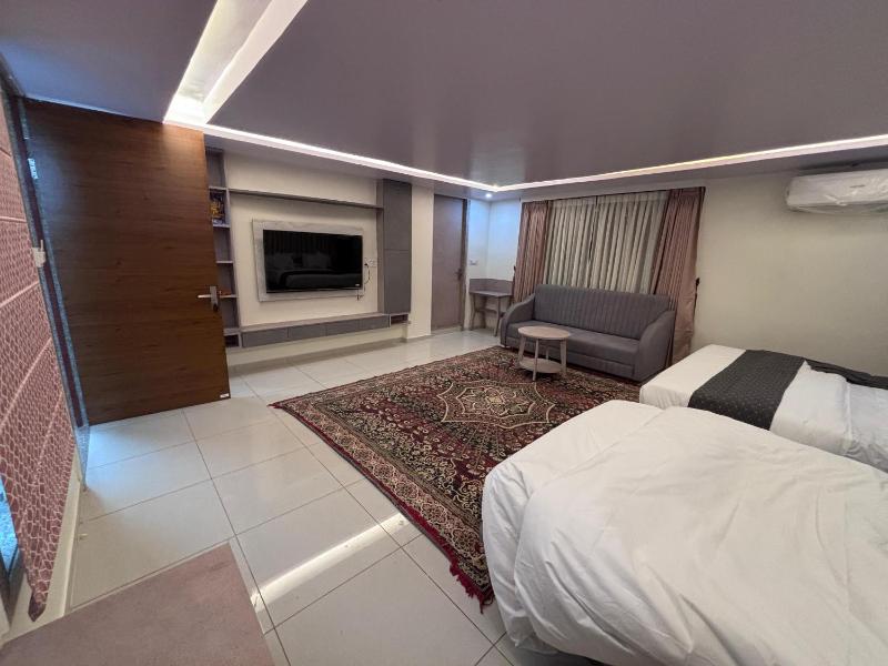 NR Hotel - image 7