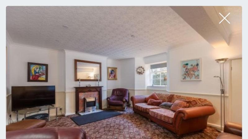No 4 Whitby Holiday House 8 Adult and 2 Children - image 6