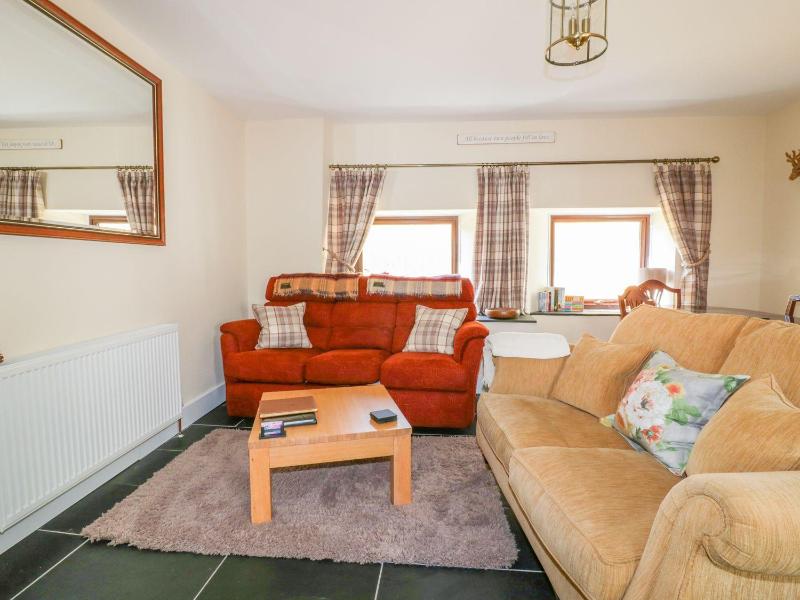 Camellia Cottage - image 14