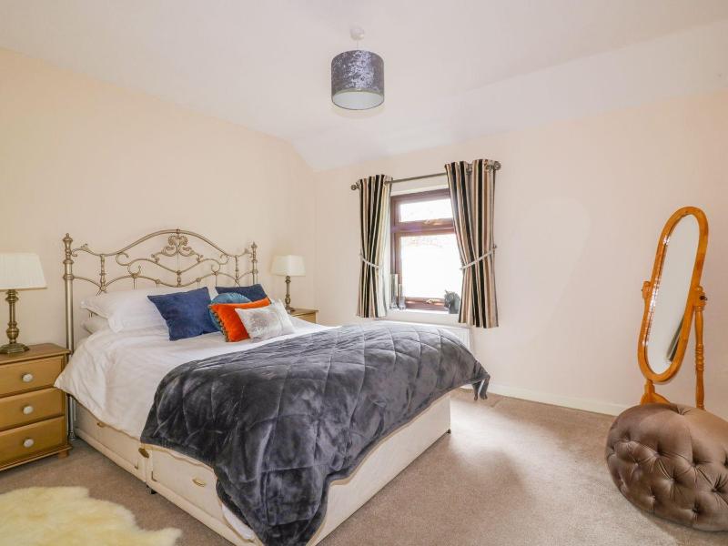 Camellia Cottage - image 16