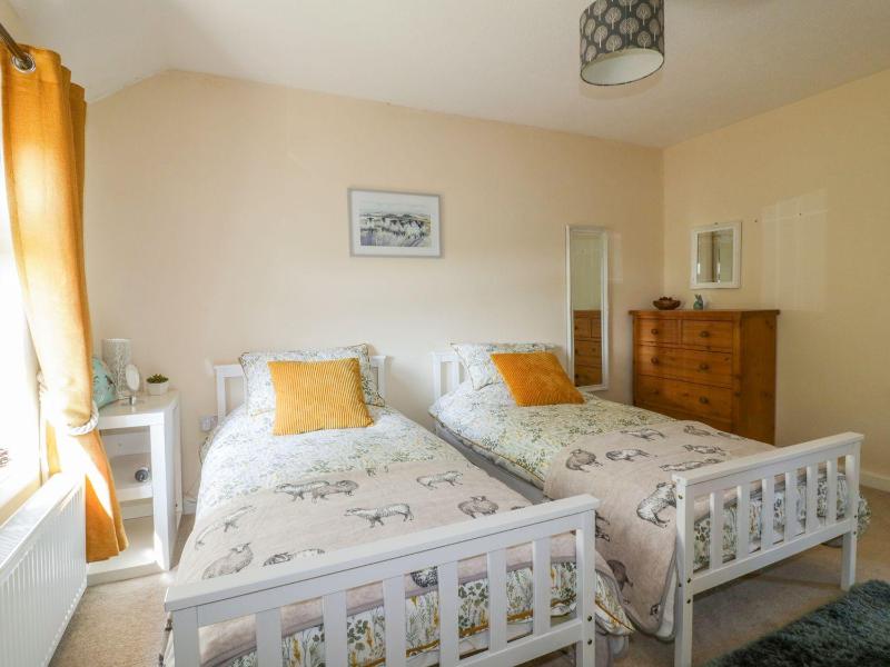 Camellia Cottage - image 26