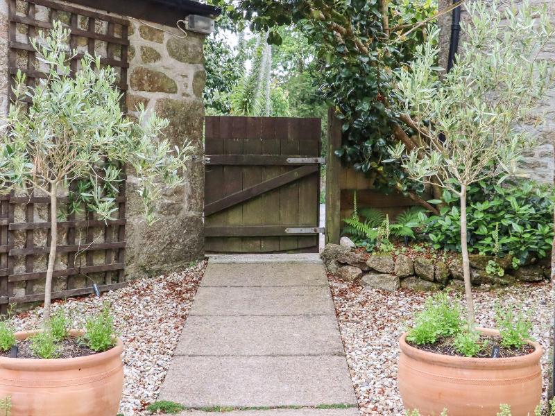 Camellia Cottage - image 6