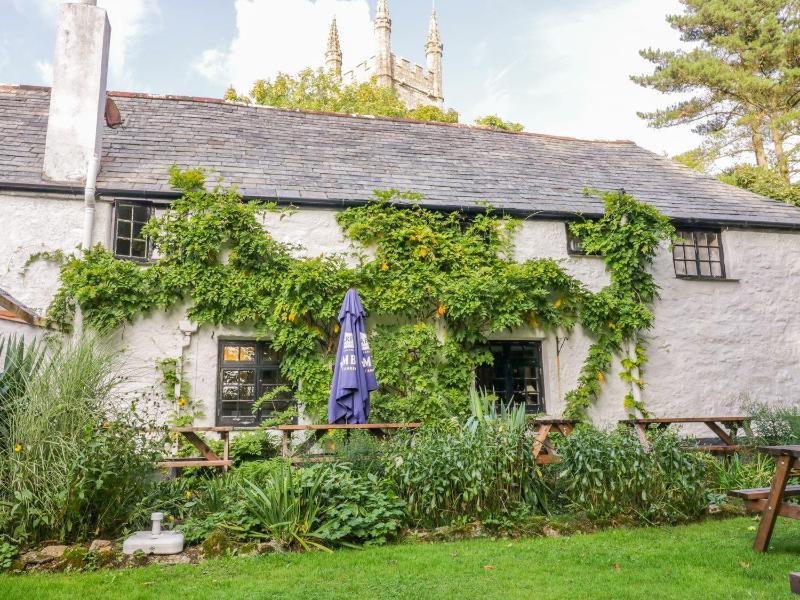 Camellia Cottage - image 9