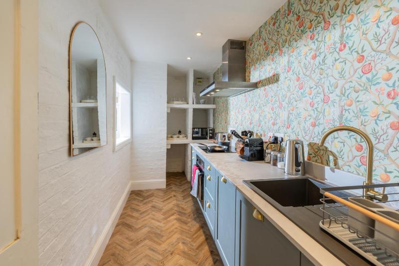 Eden Lawn - By Luxury Apartments - image 25