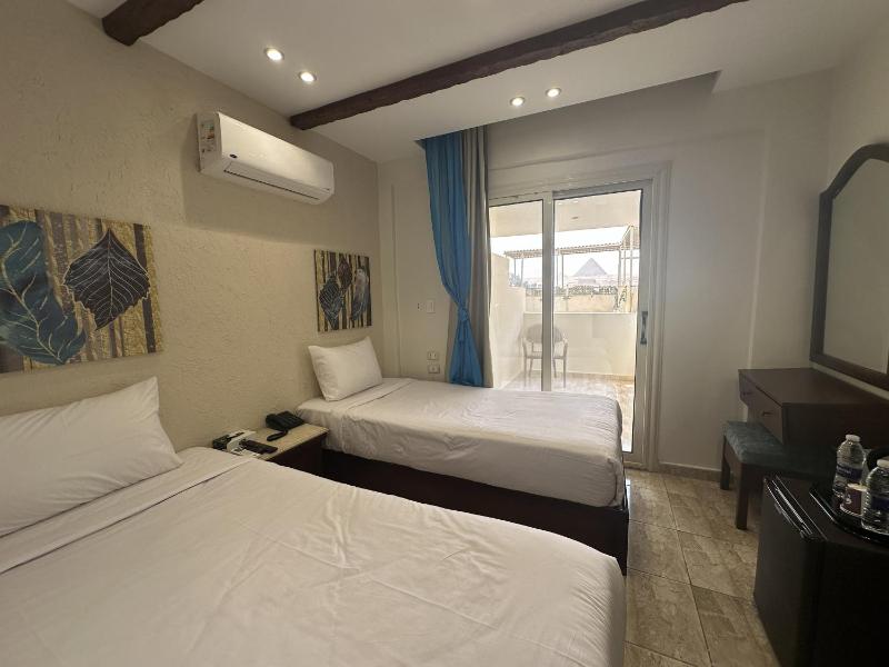 Pyramids Glory Inn - image 6