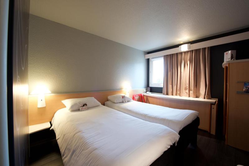 Double Room image 2