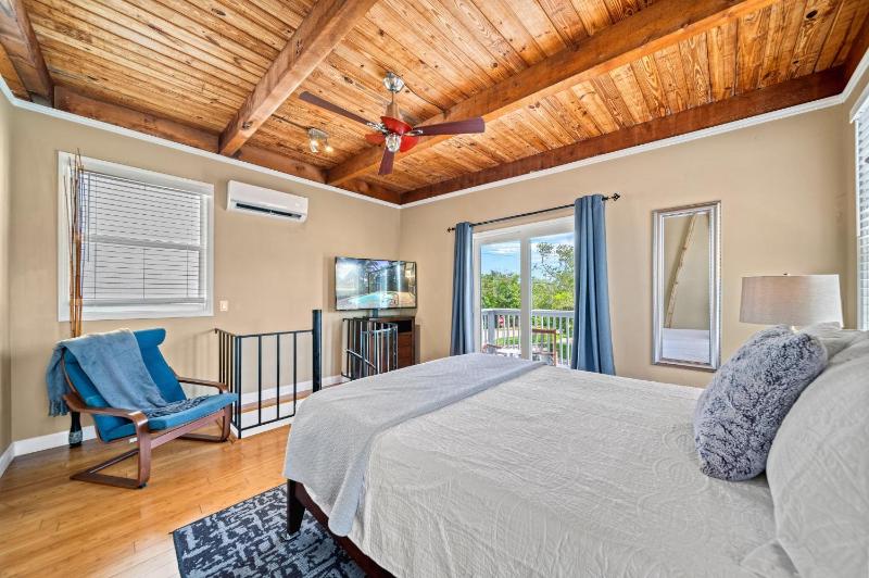 Tropical Retreat - image 4