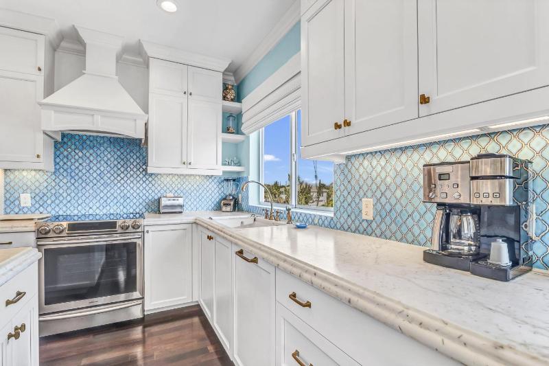 Beachside Haven - 650C - image 27