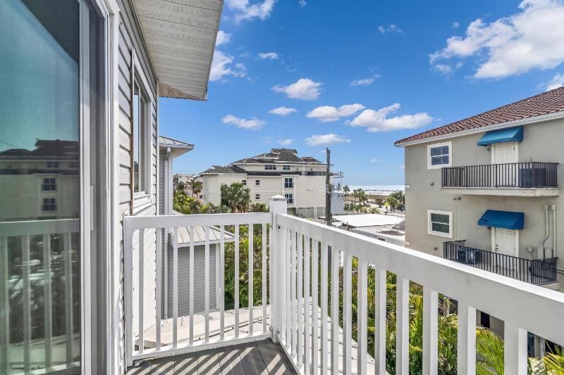 Beachside Haven - 650C - image 49