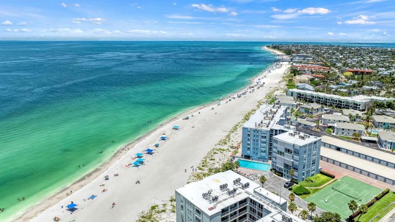 Dolphin Resort - 123 - image 7