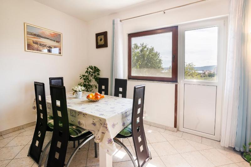 Apartments with parking space Kastel Stafilic Kastela - 24918 - image 3