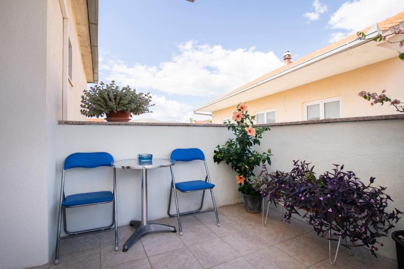 Apartments with parking space Kastel Stafilic Kastela - 24918 - image 11