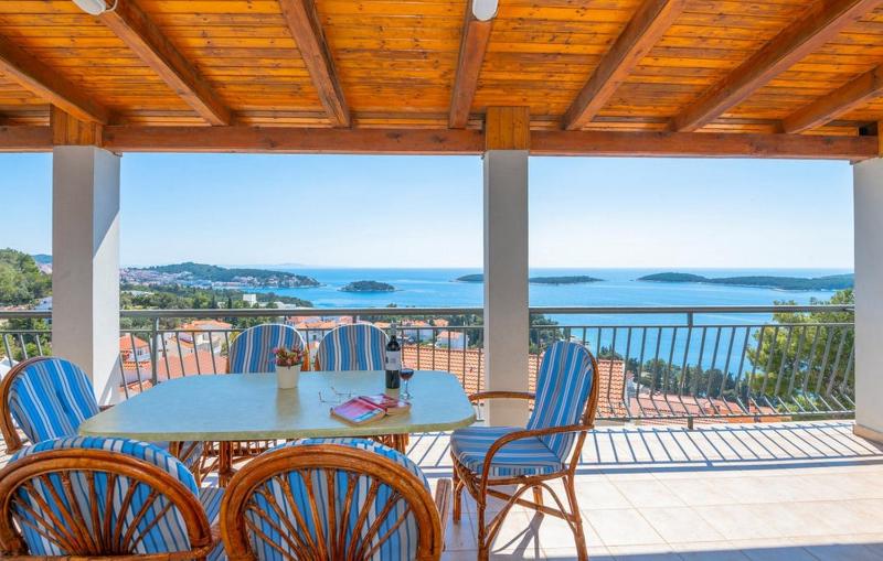 Apartments with parking space Hvar - 24988 - image 4