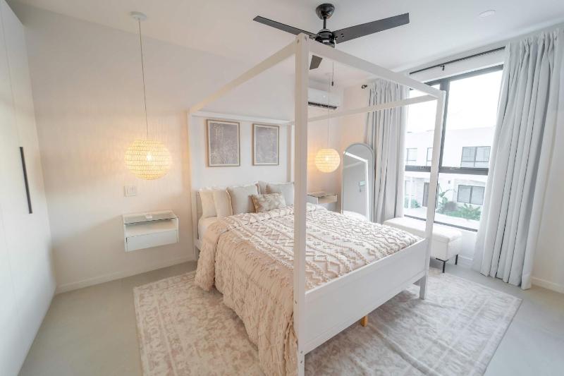 Stylish NEW 2BR Villa with Pool Walk to Beach - image 13