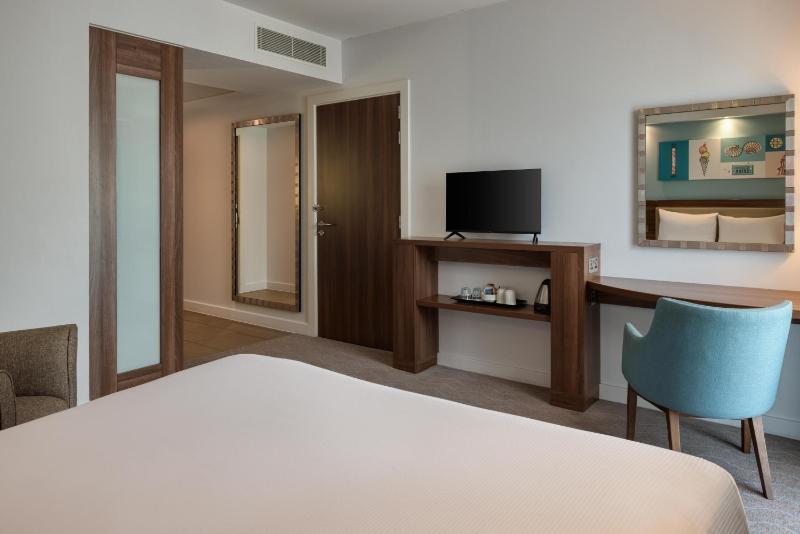 Hampton by Hilton Bournemouth - image 13