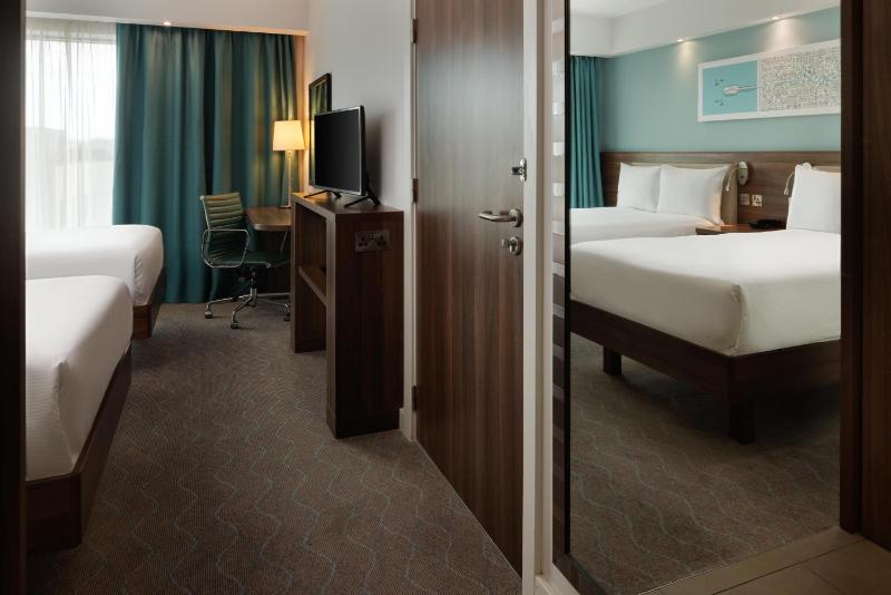 Hampton by Hilton Bournemouth - image 9