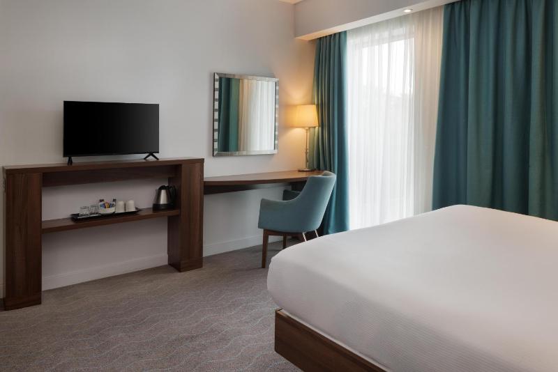 Hampton by Hilton Bournemouth - image 10