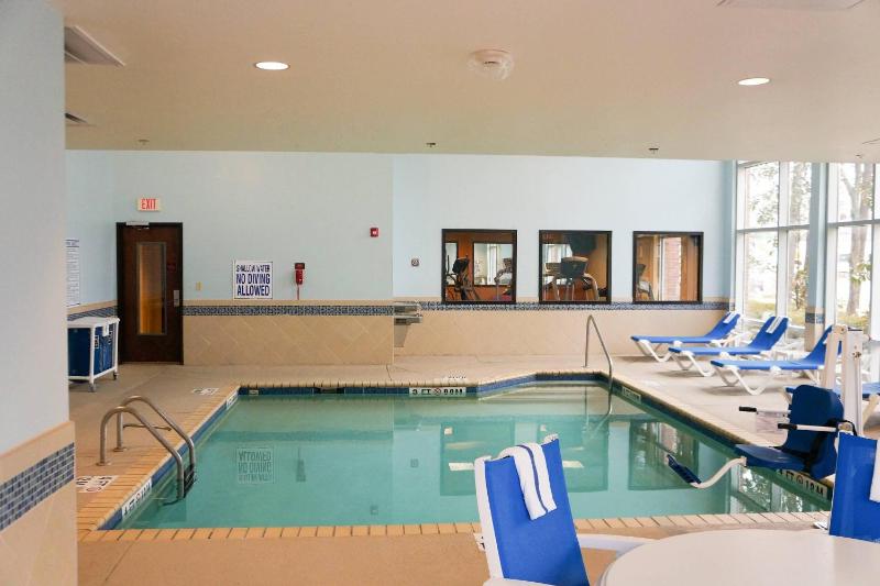 Comfort Suites Charleston West Ashley - image 13