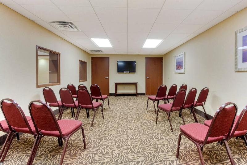 Comfort Suites Charleston West Ashley - image 28