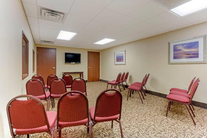 Comfort Suites Charleston West Ashley - image 9