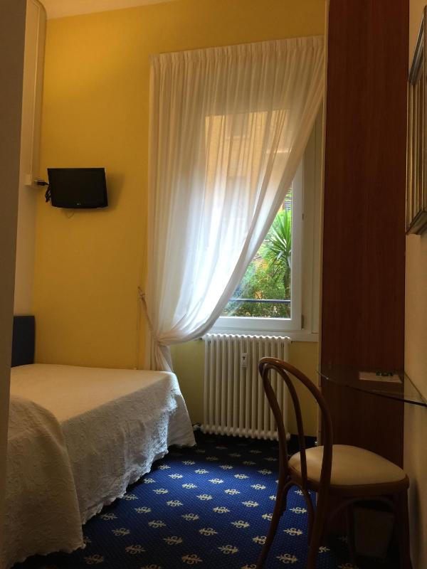 Superior Single Room image 4