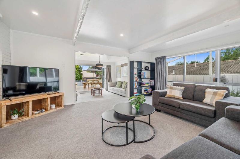 Tihi Time - Great Deck Spa Pool & Games Room - image 10