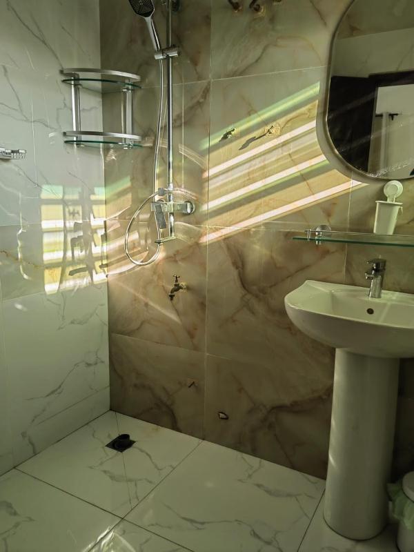 Magnifique Appartement 2 chambres Salon - image 13